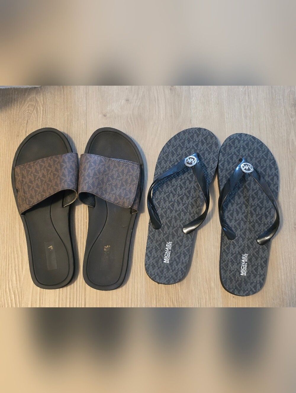Michael Kors Bundle Sandals Logo Flip Flop Sandals